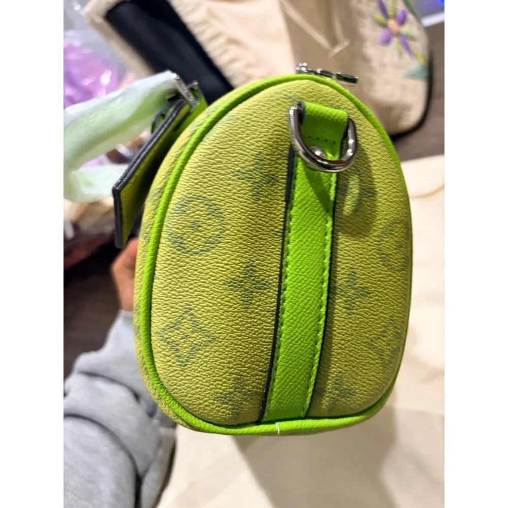 LV Keepall Bandoulière 25 taigarama XS Duffle Bag Neon Green Monogram Canvas Cro - Picture 8 of 11